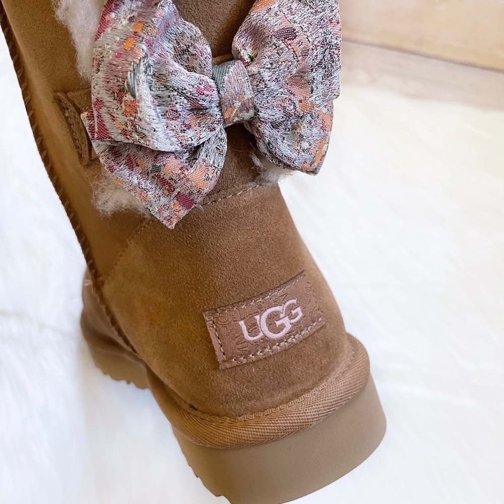 UGG Bailey Bow Abstract Splatter Chestnut Boots - Picture 7 of 10